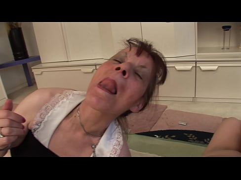 ❤️ Bibi wawili na babu mmoja wana watatu kwenye ponografia sw.rex-porn-com.ru ❌❤